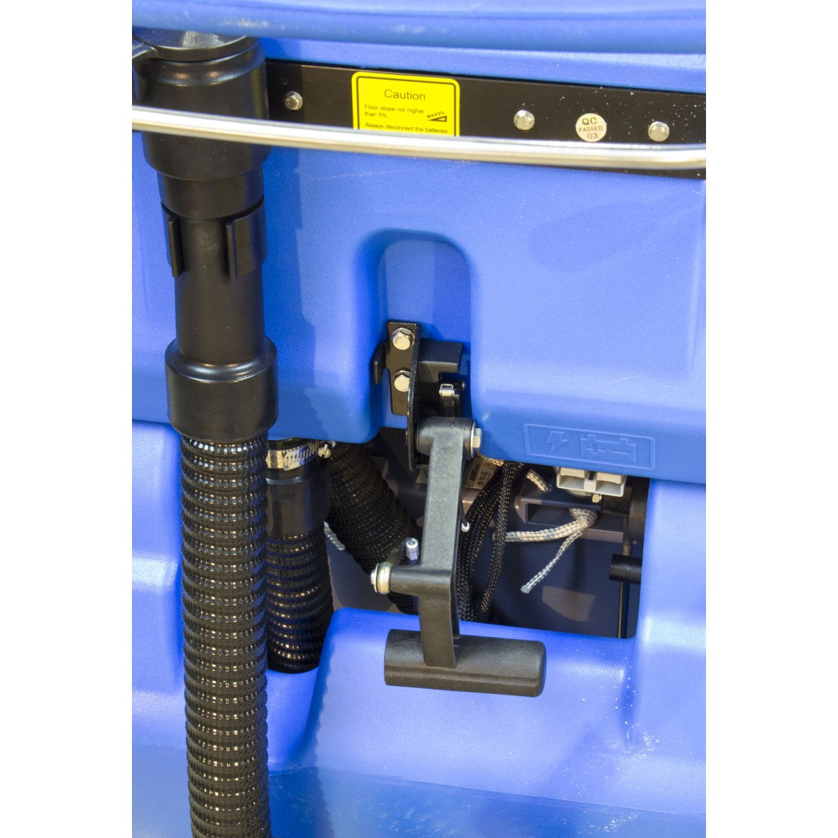 Autoscrubber Horizontal Johnny Vac Traction 26" with Battery & Charger - Back View